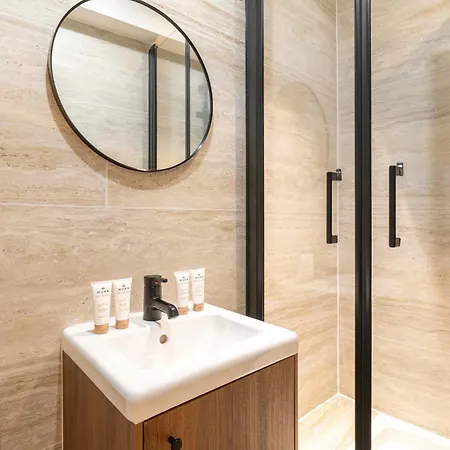 Stunning - Montparnasse Paříž